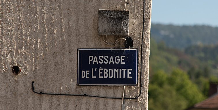 Passage de l'ébonite à Saint-Claude