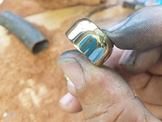 Bague en bronze, bel élément décoratif pour la pipe