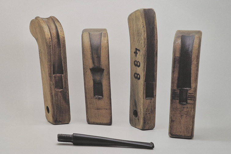 Outils et machines pour fabriquer les tuyaux en ébonite