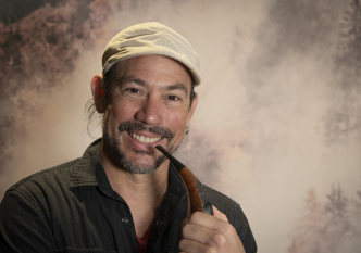 Rafaël Arzuaga, un créateur et sculpteur de pipes pas comme les autres
